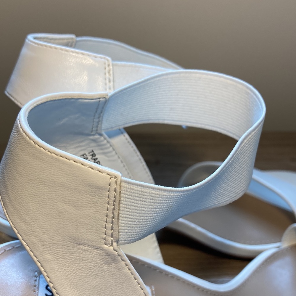 Steve Madden trapeze white block heel sandals 10 - Picture 10 of 13